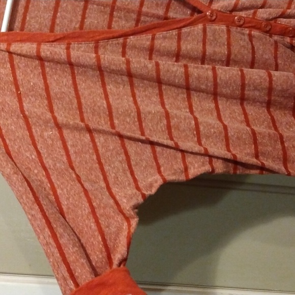 Decree deep v neck top - Picture 2 of 6